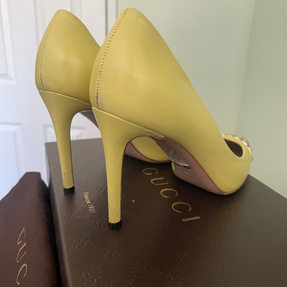 Gucci Yellow Pumps with Studs 36 - Picture 3 of 7
